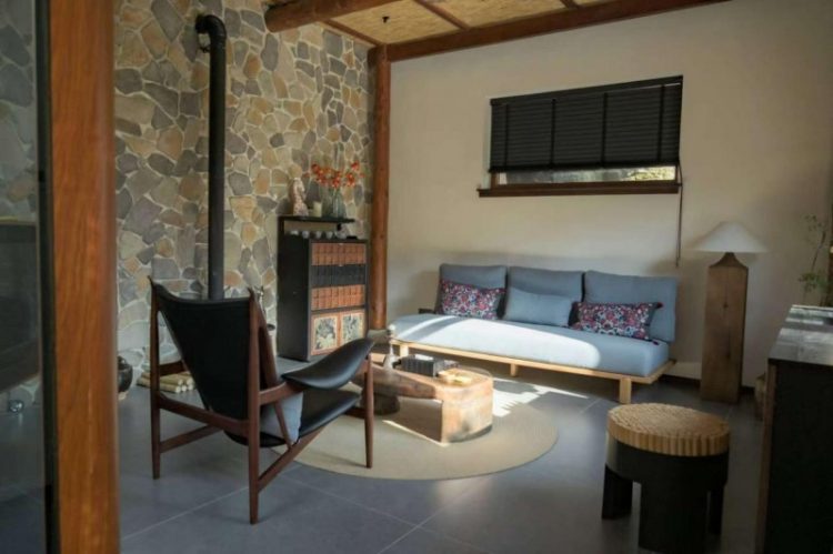 1765774767-8d18154b6e47045